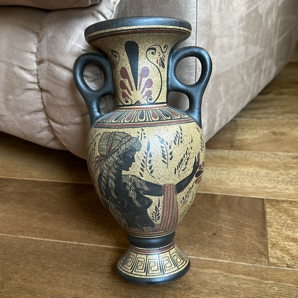 Black/tan hand made Greek ceramic vase. - Picture 9 of 11